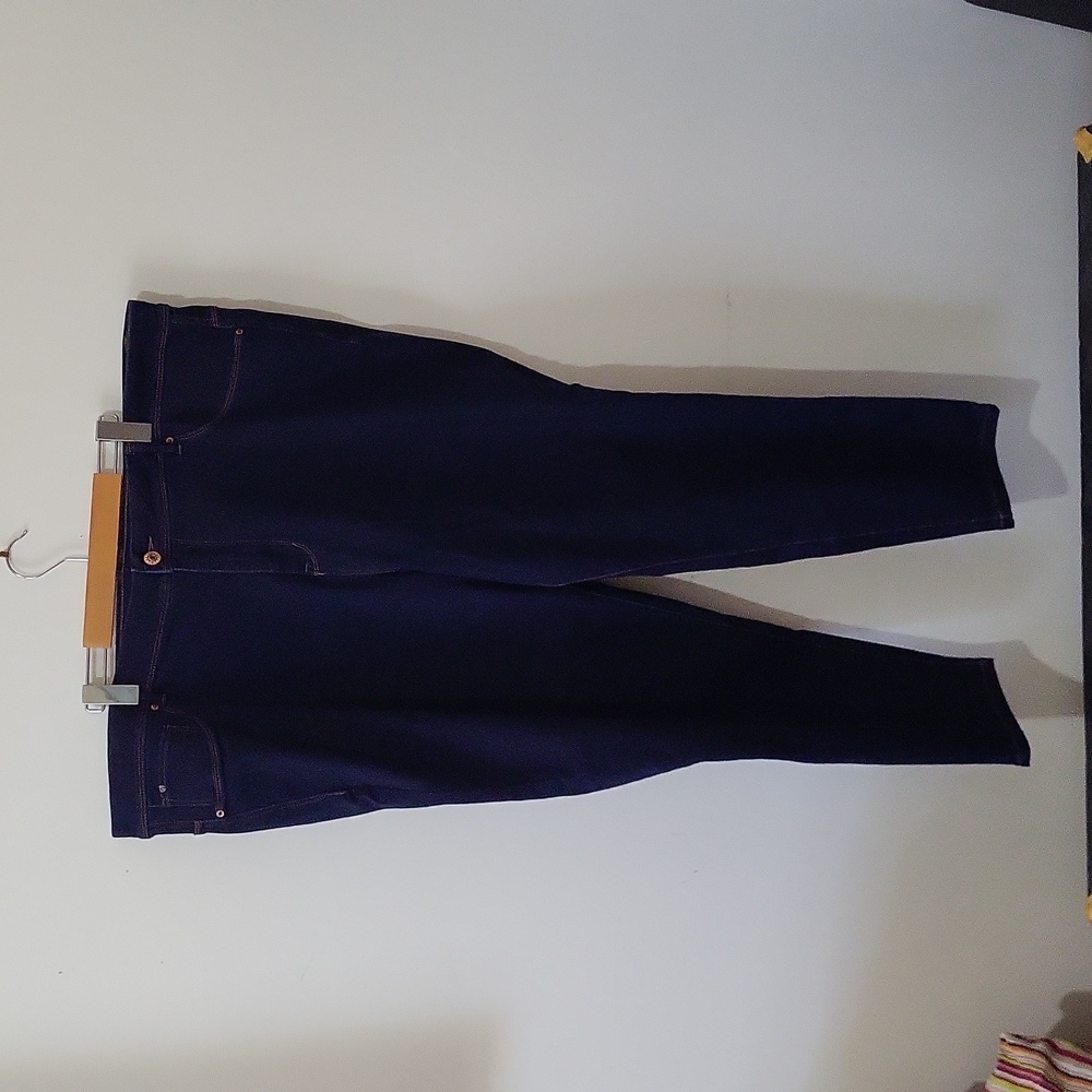 Curve Appeal Minimalist Jegging